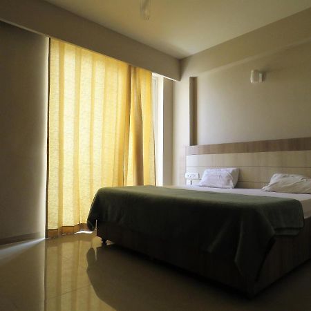 Vrindavan Inn Екстериор снимка