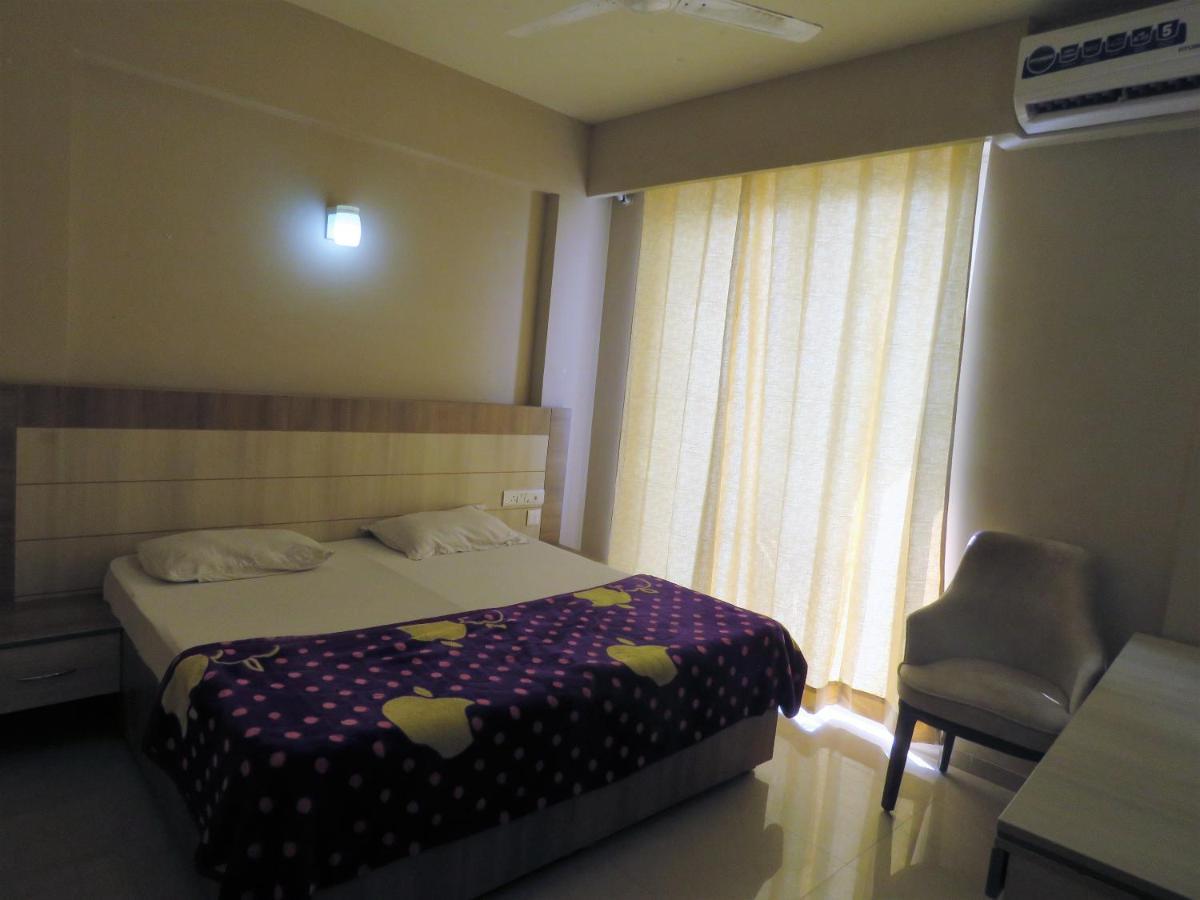 Vrindavan Inn Екстериор снимка